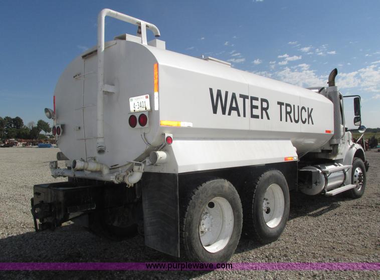 image for item H1178 2006 Freightliner Business Class M2 water truck