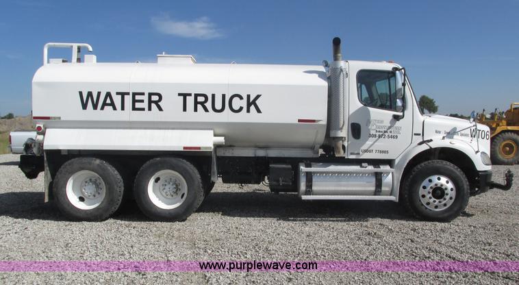 image for item H1178 2006 Freightliner Business Class M2 water truck