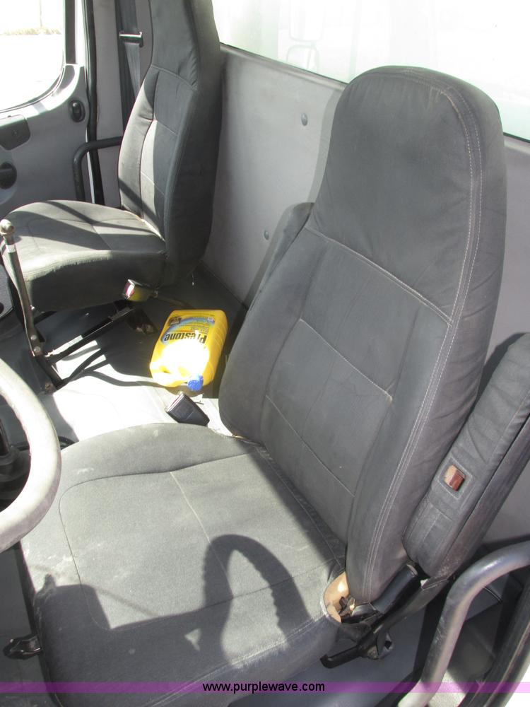 image for item H1178 2006 Freightliner Business Class M2 water truck