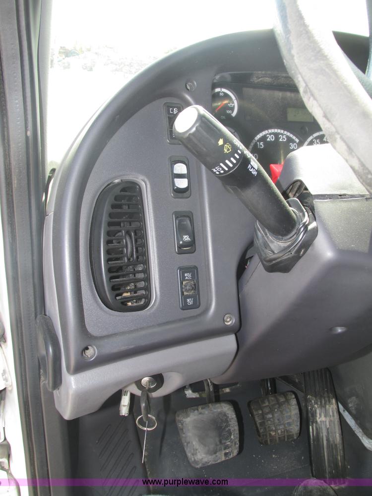 image for item H1178 2006 Freightliner Business Class M2 water truck