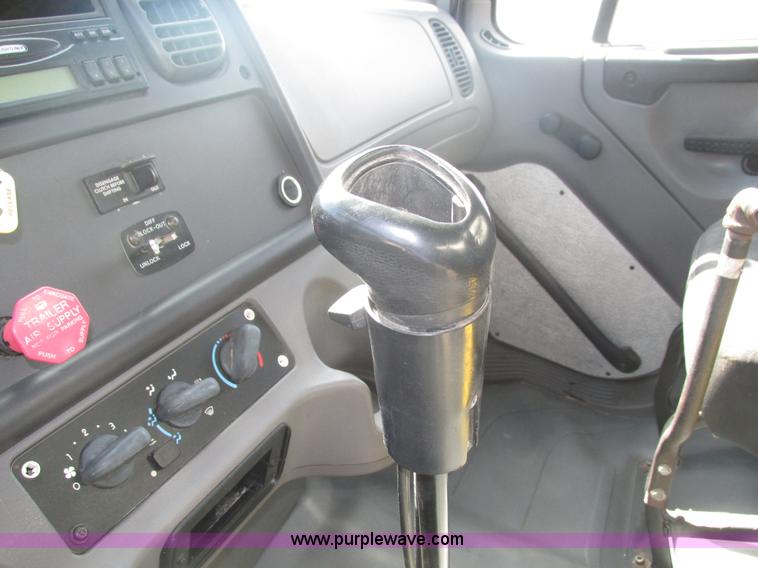 image for item H1178 2006 Freightliner Business Class M2 water truck