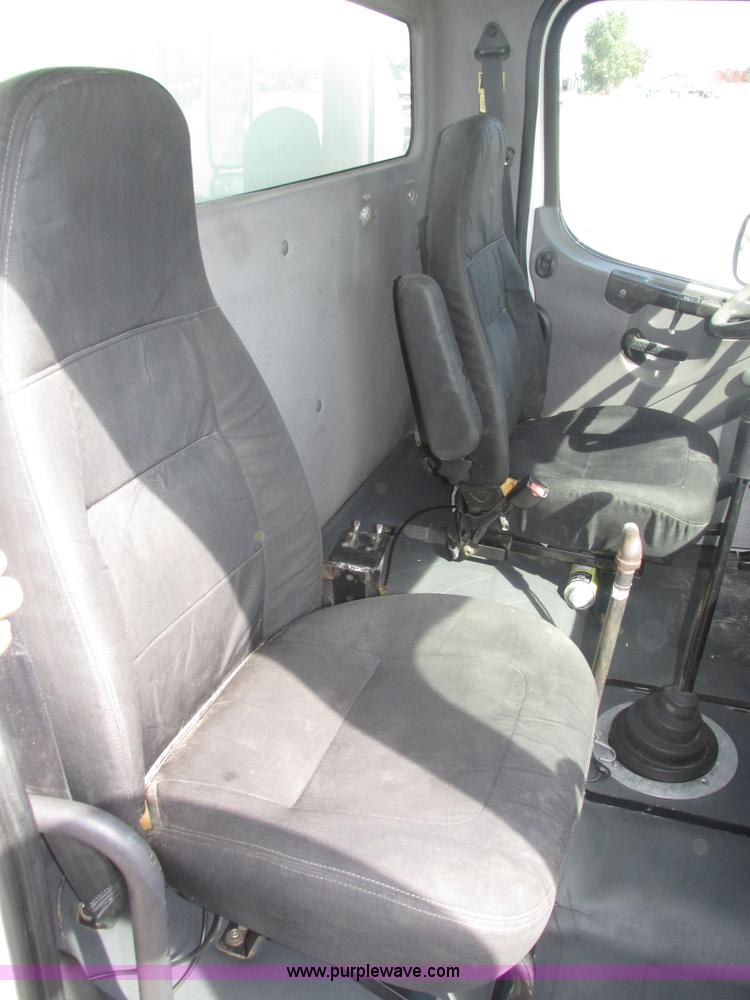 image for item H1178 2006 Freightliner Business Class M2 water truck