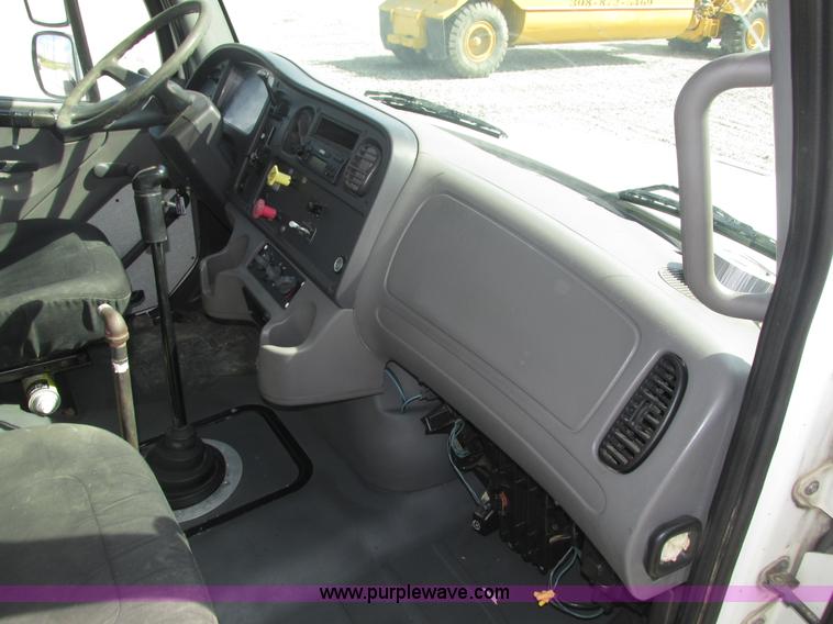 image for item H1178 2006 Freightliner Business Class M2 water truck