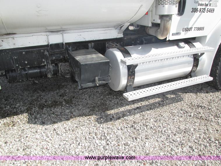 image for item H1178 2006 Freightliner Business Class M2 water truck