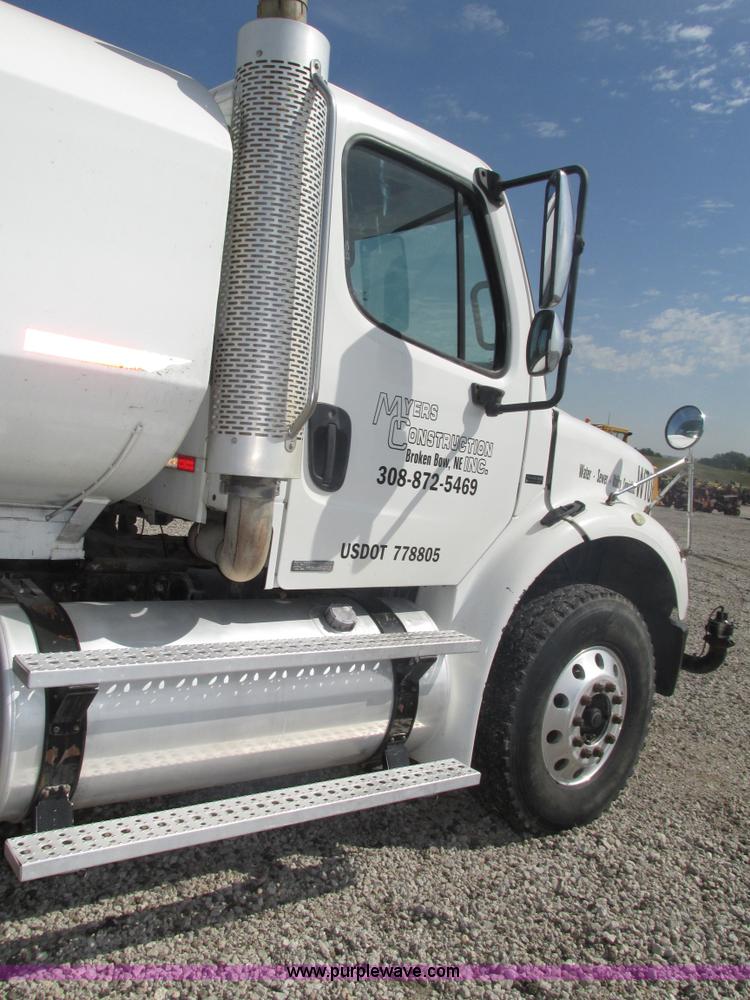image for item H1178 2006 Freightliner Business Class M2 water truck
