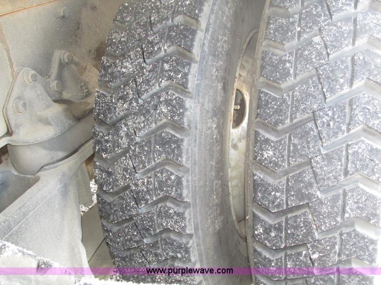 image for item H1178 2006 Freightliner Business Class M2 water truck