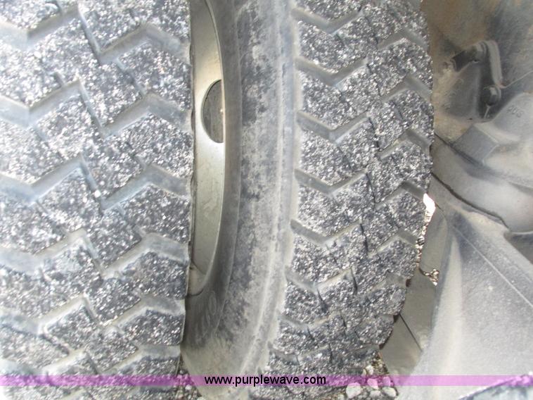 image for item H1178 2006 Freightliner Business Class M2 water truck