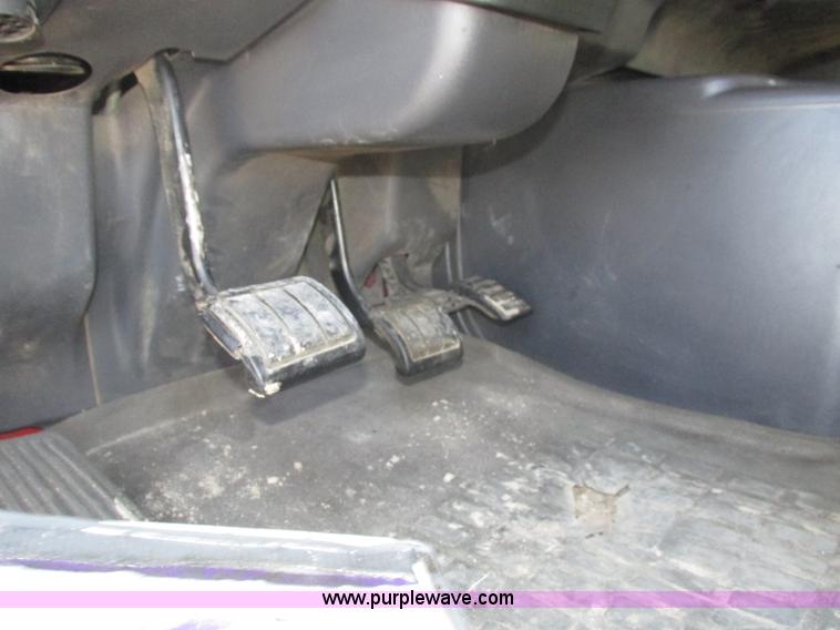 image for item H1179 2002 Volvo VNM water truck