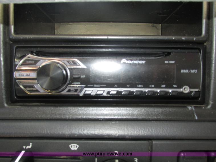 image for item H1179 2002 Volvo VNM water truck