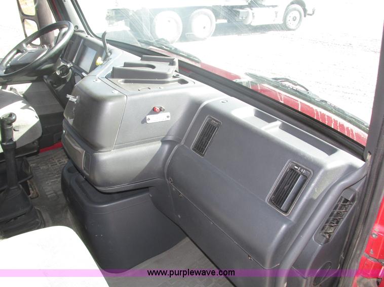 image for item H1179 2002 Volvo VNM water truck