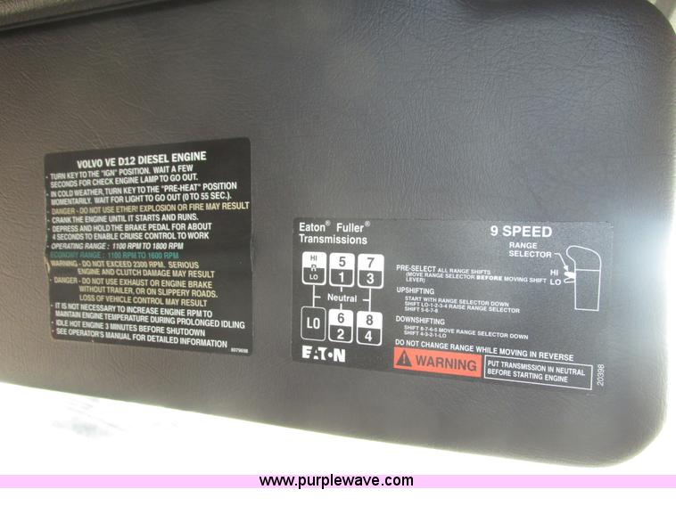 image for item H1179 2002 Volvo VNM water truck