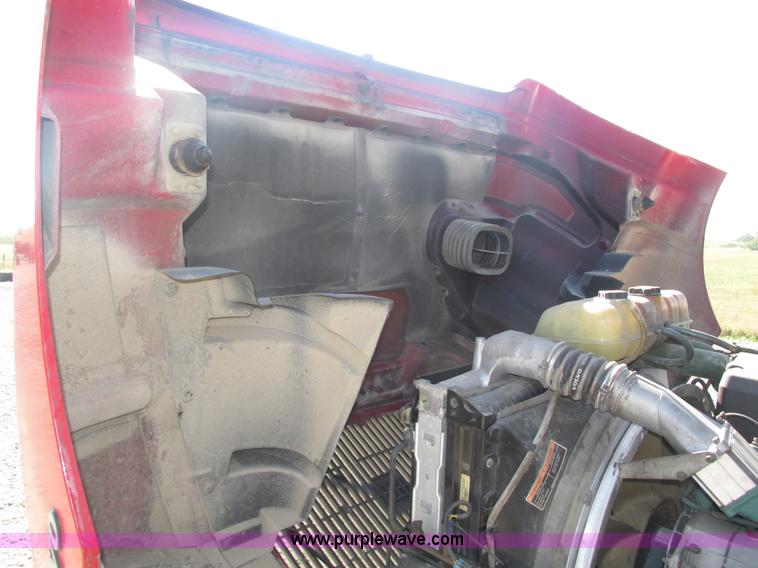 image for item H1179 2002 Volvo VNM water truck