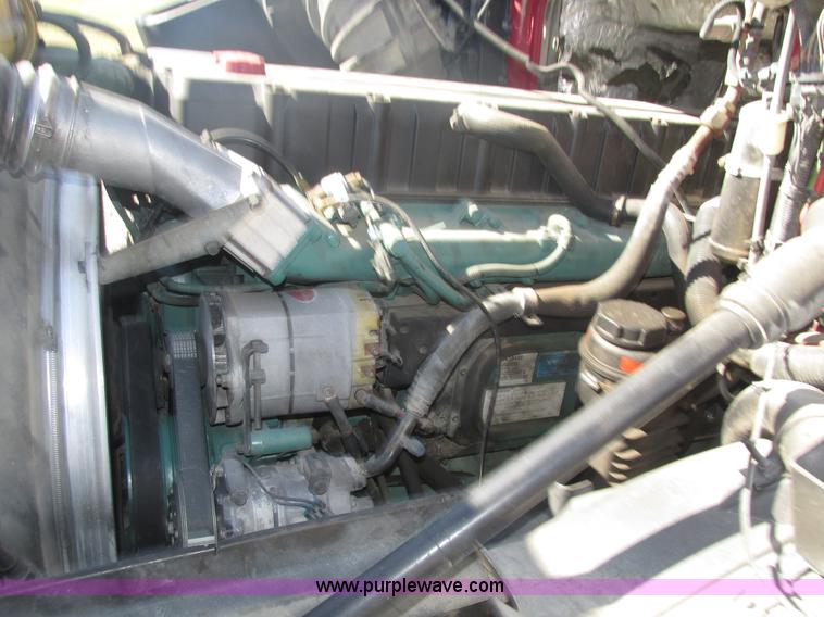 image for item H1179 2002 Volvo VNM water truck