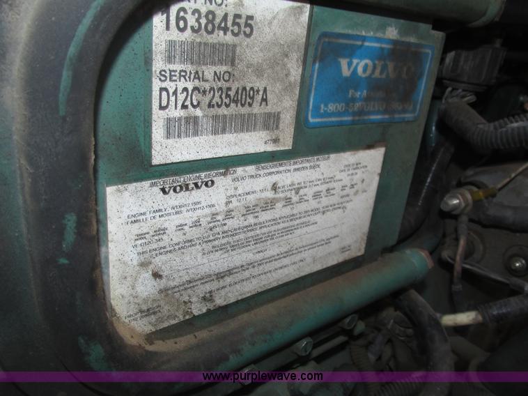 image for item H1179 2002 Volvo VNM water truck