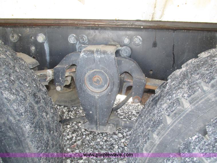 image for item H1179 2002 Volvo VNM water truck