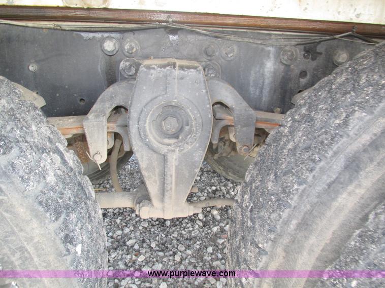 image for item H1179 2002 Volvo VNM water truck