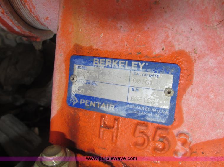 image for item H1179 2002 Volvo VNM water truck