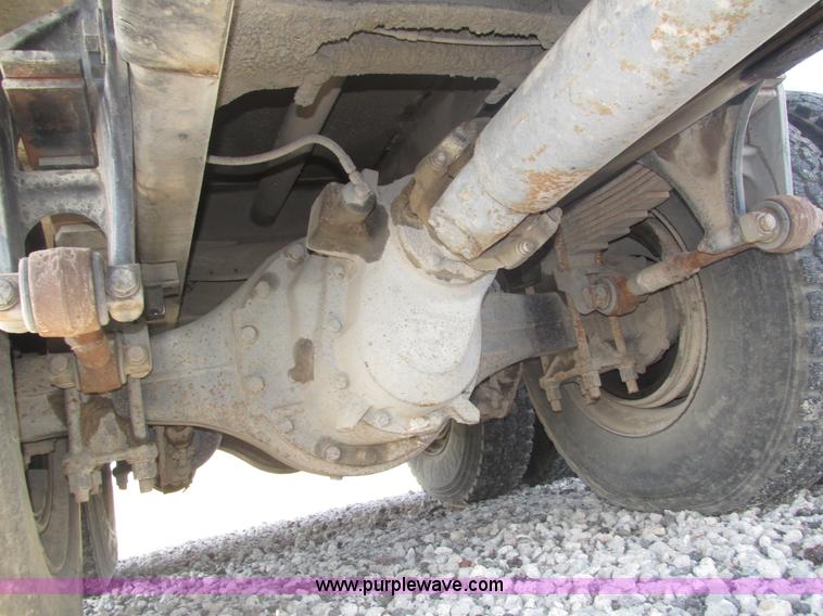 image for item H1179 2002 Volvo VNM water truck