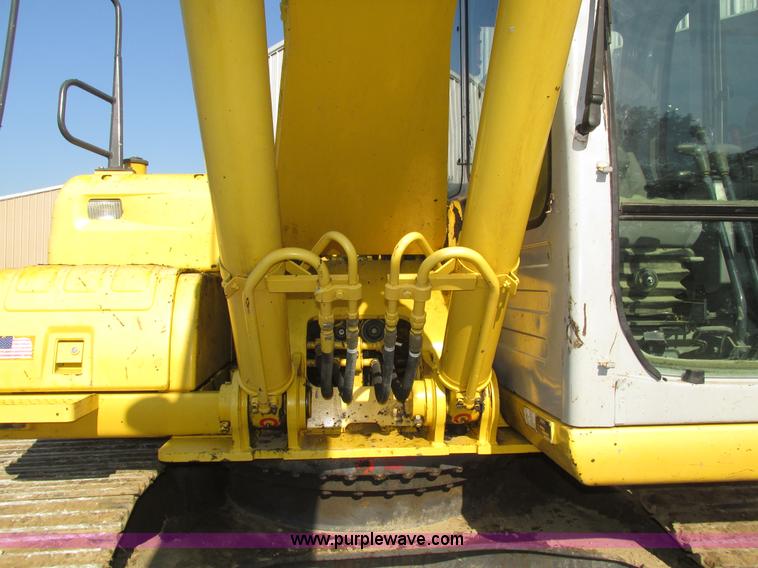 image for item H1185 2002 Kobelco SK210LC excavator