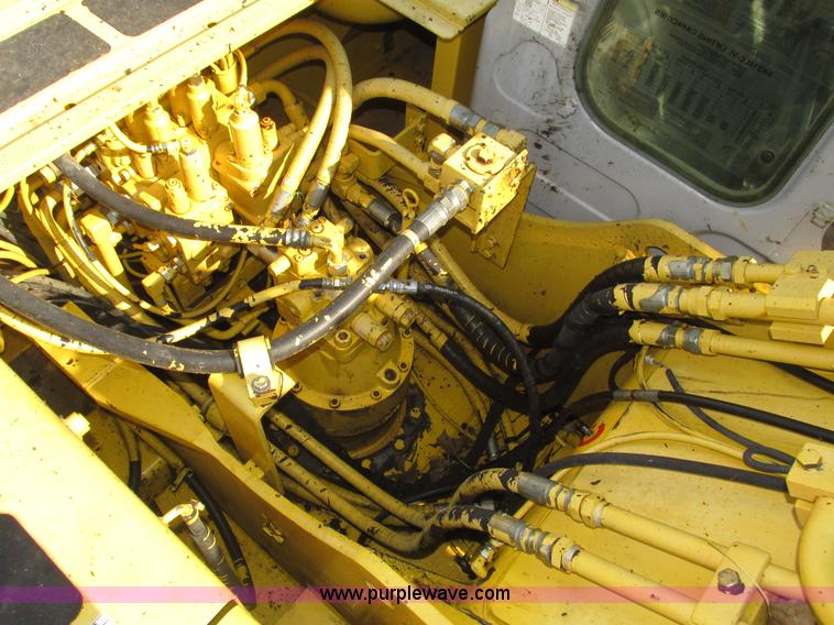 image for item H1185 2002 Kobelco SK210LC excavator