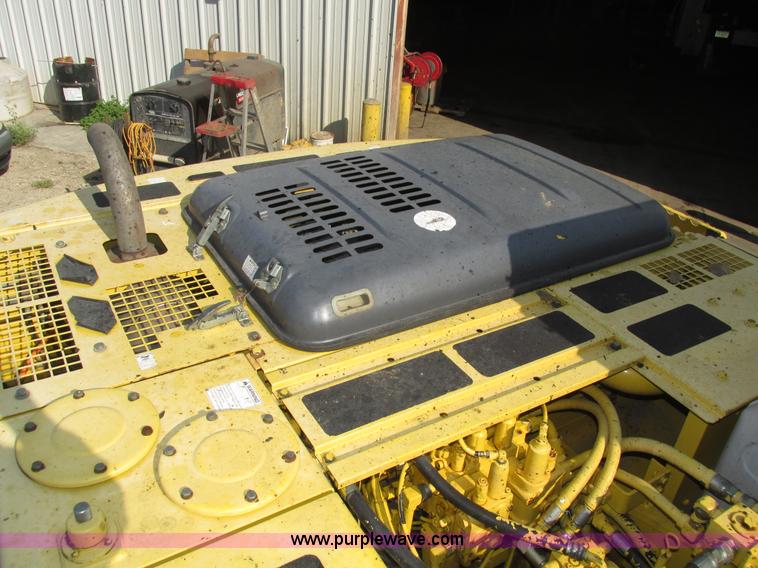 image for item H1185 2002 Kobelco SK210LC excavator