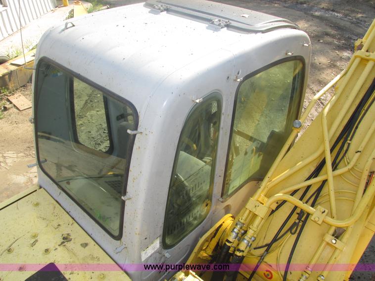 image for item H1185 2002 Kobelco SK210LC excavator