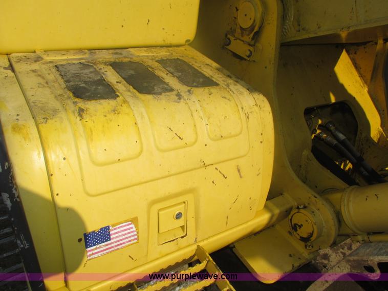 image for item H1185 2002 Kobelco SK210LC excavator