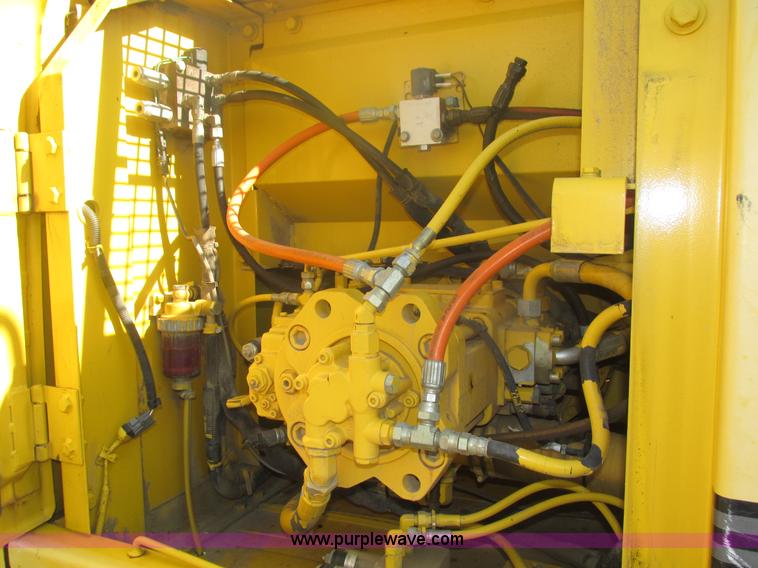 image for item H1185 2002 Kobelco SK210LC excavator