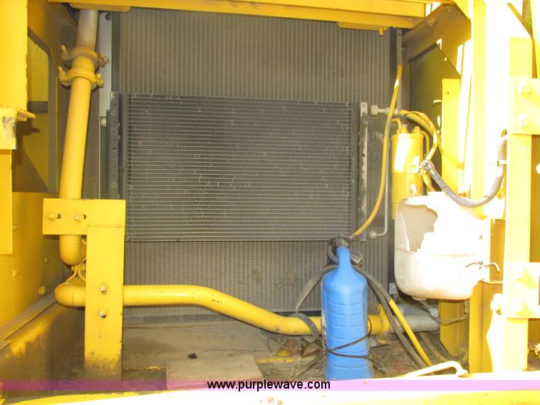 image for item H1185 2002 Kobelco SK210LC excavator