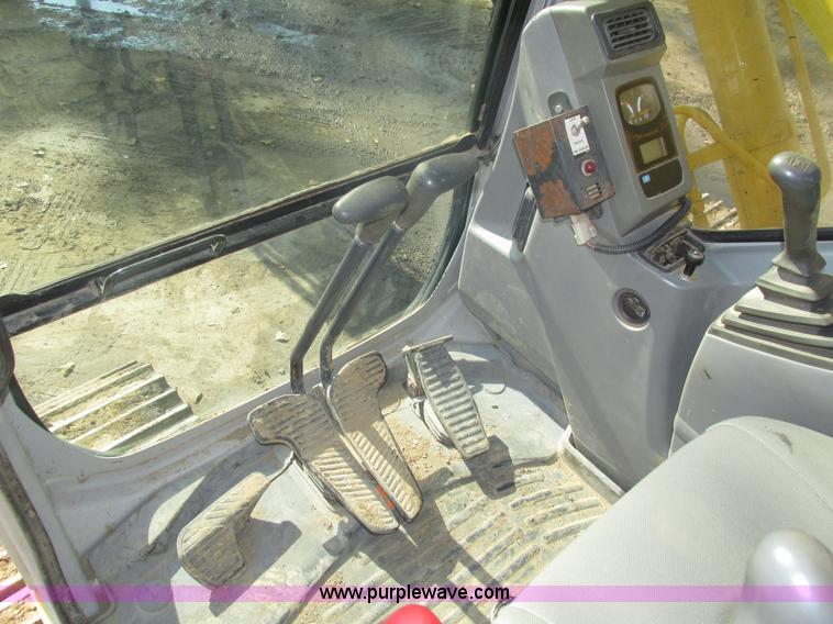 image for item H1185 2002 Kobelco SK210LC excavator