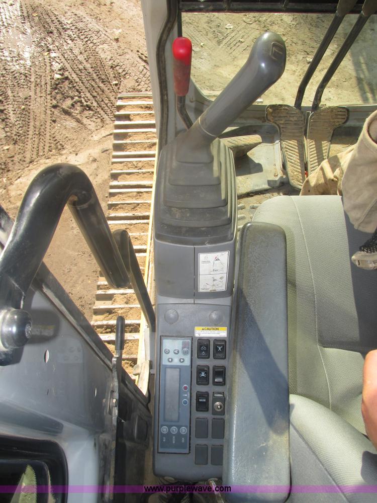 image for item H1185 2002 Kobelco SK210LC excavator