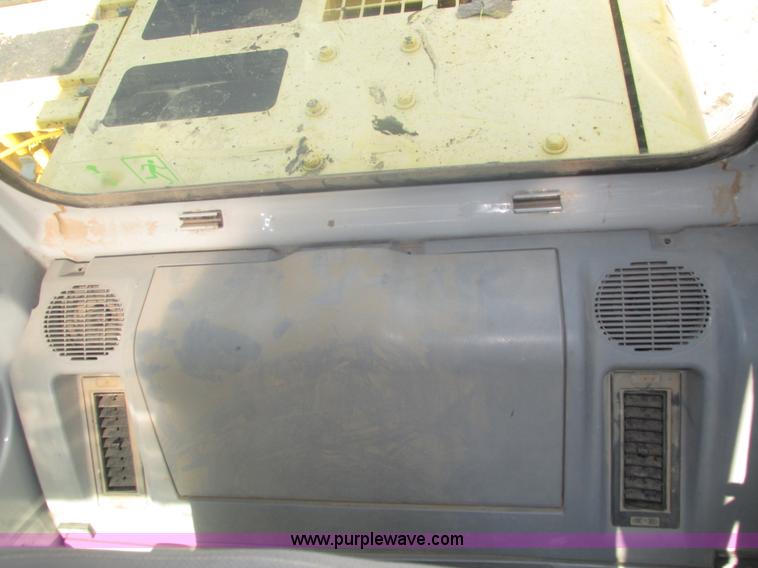 image for item H1185 2002 Kobelco SK210LC excavator