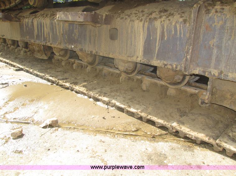 image for item H1185 2002 Kobelco SK210LC excavator