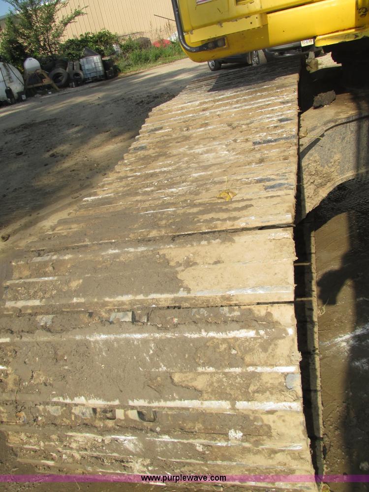 image for item H1185 2002 Kobelco SK210LC excavator