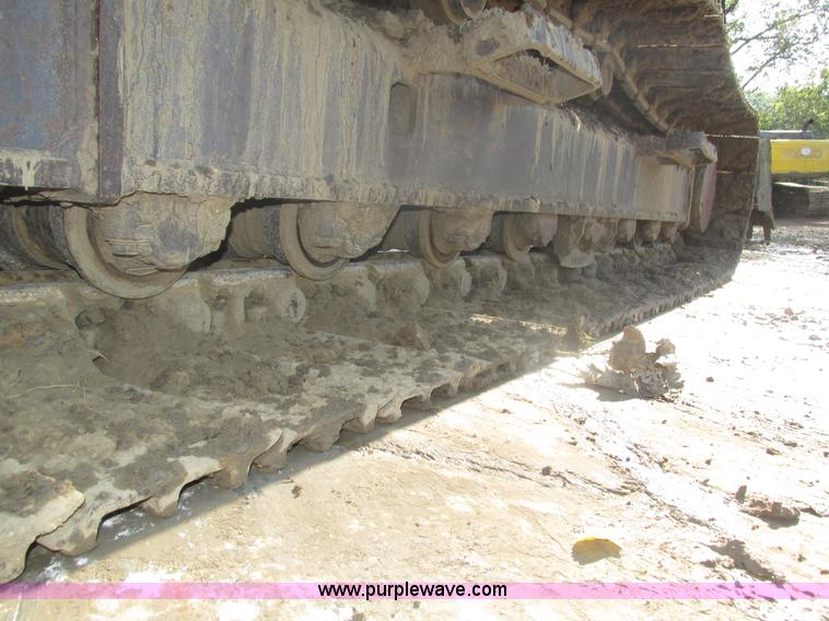 image for item H1185 2002 Kobelco SK210LC excavator