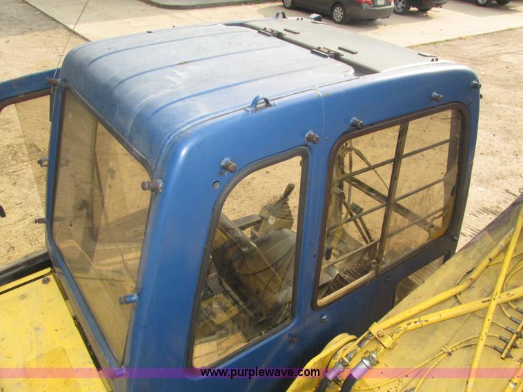 image for item H1186 Kobelco SK150LC excavator