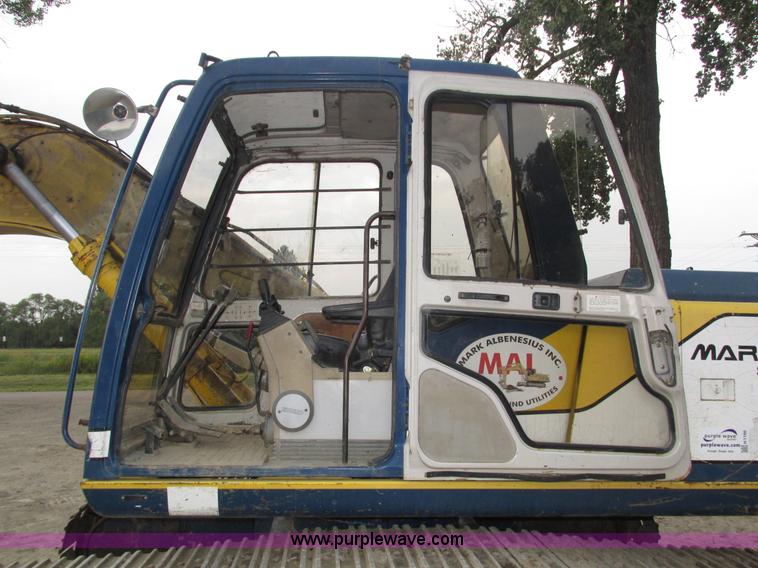 image for item H1186 Kobelco SK150LC excavator