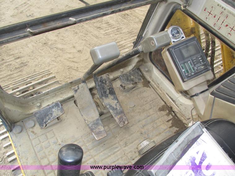 image for item H1186 Kobelco SK150LC excavator
