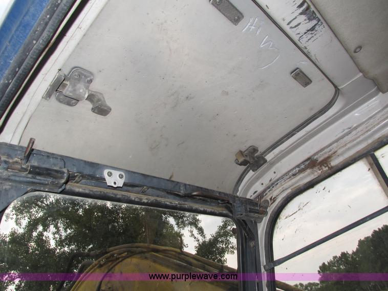 image for item H1186 Kobelco SK150LC excavator