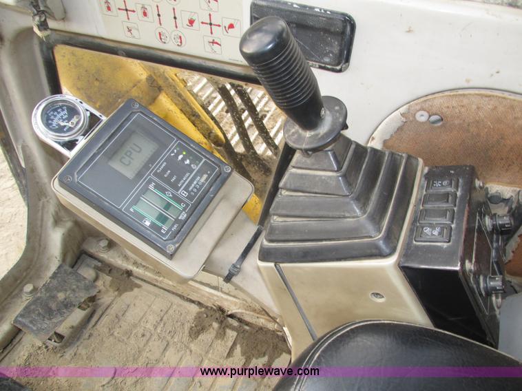 image for item H1186 Kobelco SK150LC excavator