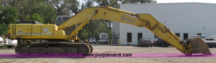 image for item H1187 2001 Kobelco SK330LC excavator