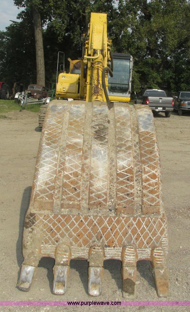 image for item H1187 2001 Kobelco SK330LC excavator