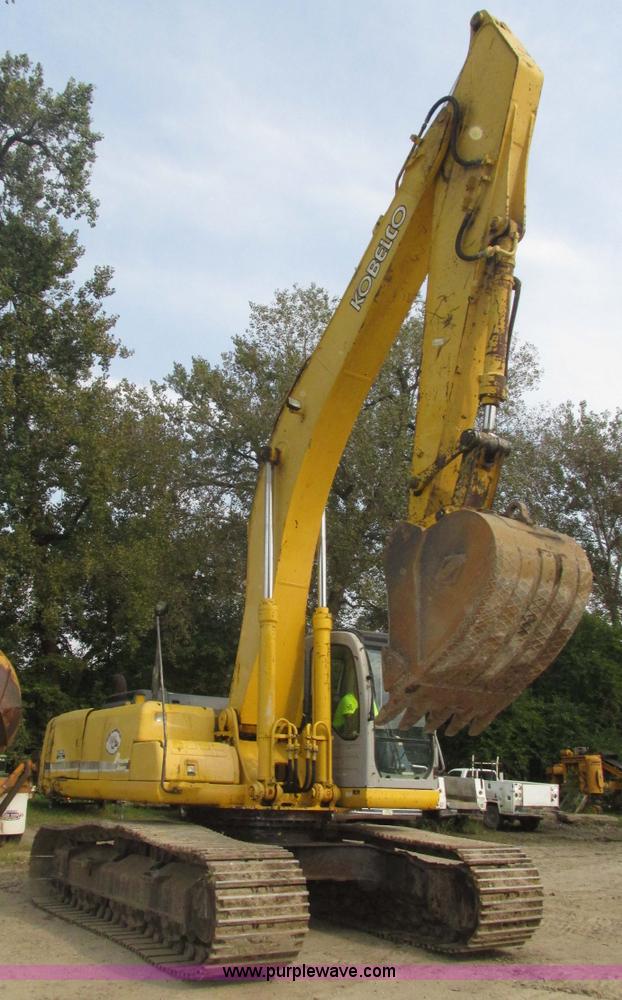 image for item H1187 2001 Kobelco SK330LC excavator