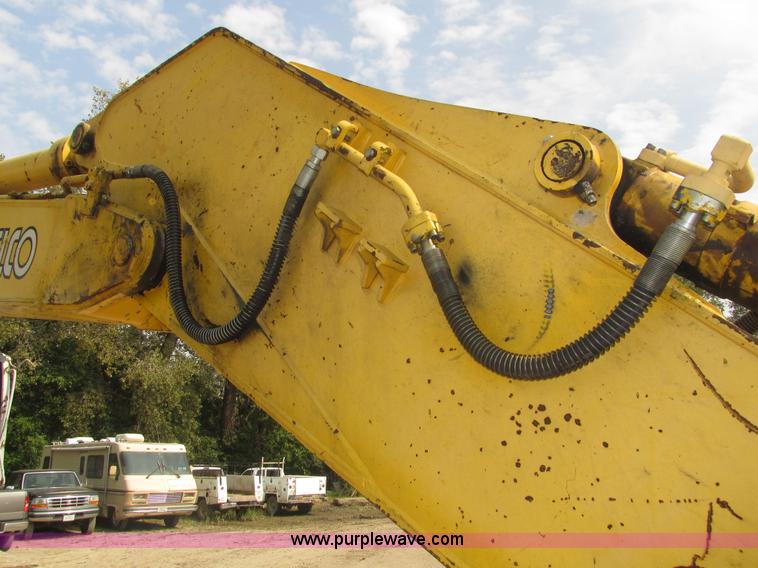 image for item H1187 2001 Kobelco SK330LC excavator