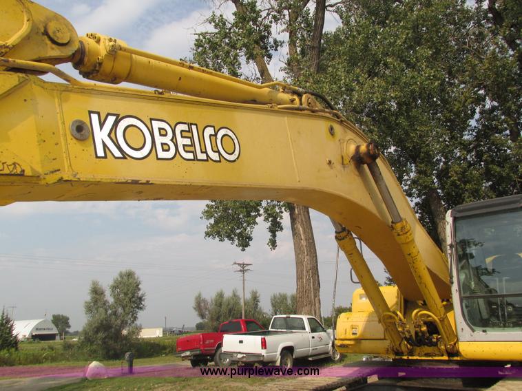 image for item H1187 2001 Kobelco SK330LC excavator
