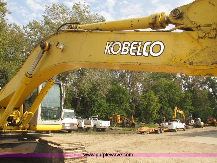 image for item H1187 2001 Kobelco SK330LC excavator