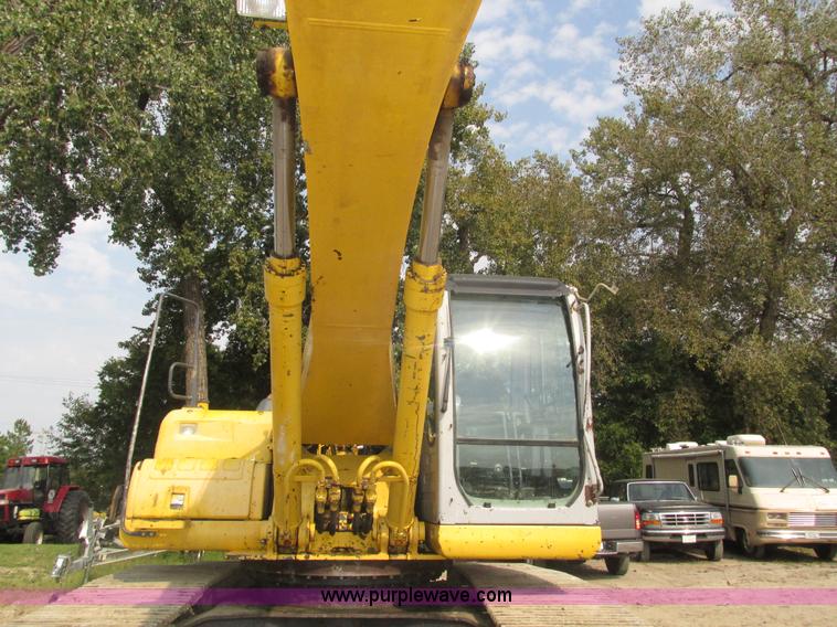 image for item H1187 2001 Kobelco SK330LC excavator