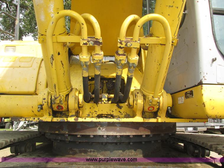 image for item H1187 2001 Kobelco SK330LC excavator