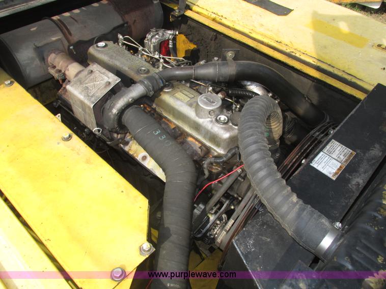 image for item H1187 2001 Kobelco SK330LC excavator