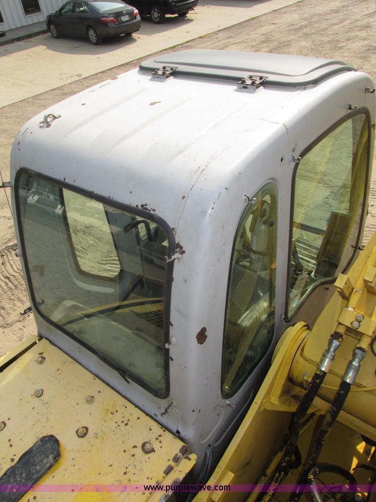 image for item H1187 2001 Kobelco SK330LC excavator